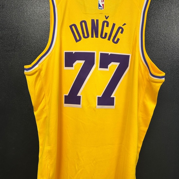 Nike LA Lakers Luka Doncic jersey - Picture 7 of 9